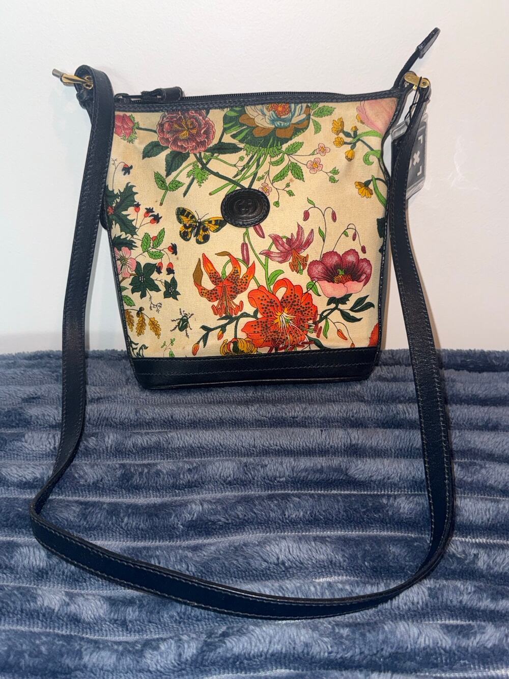 Vintage Gucci Accessory Collection Flora Canvas Leather Bucket Crossbody Bag